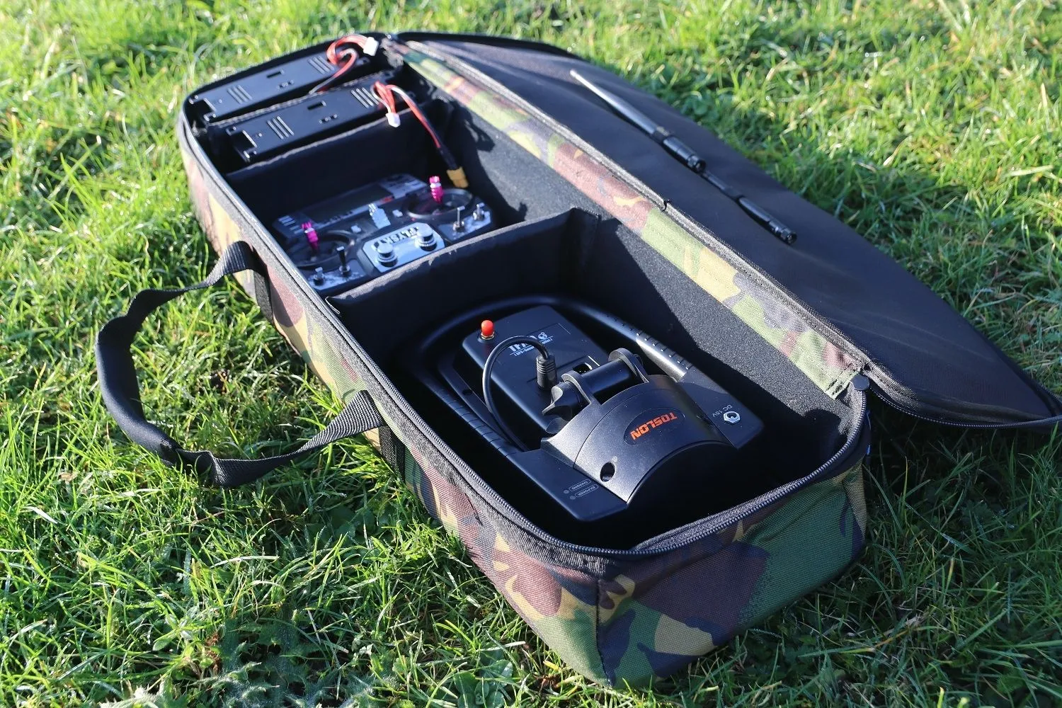 CULT DPM Deluxe XL Bait Boat Bag Set