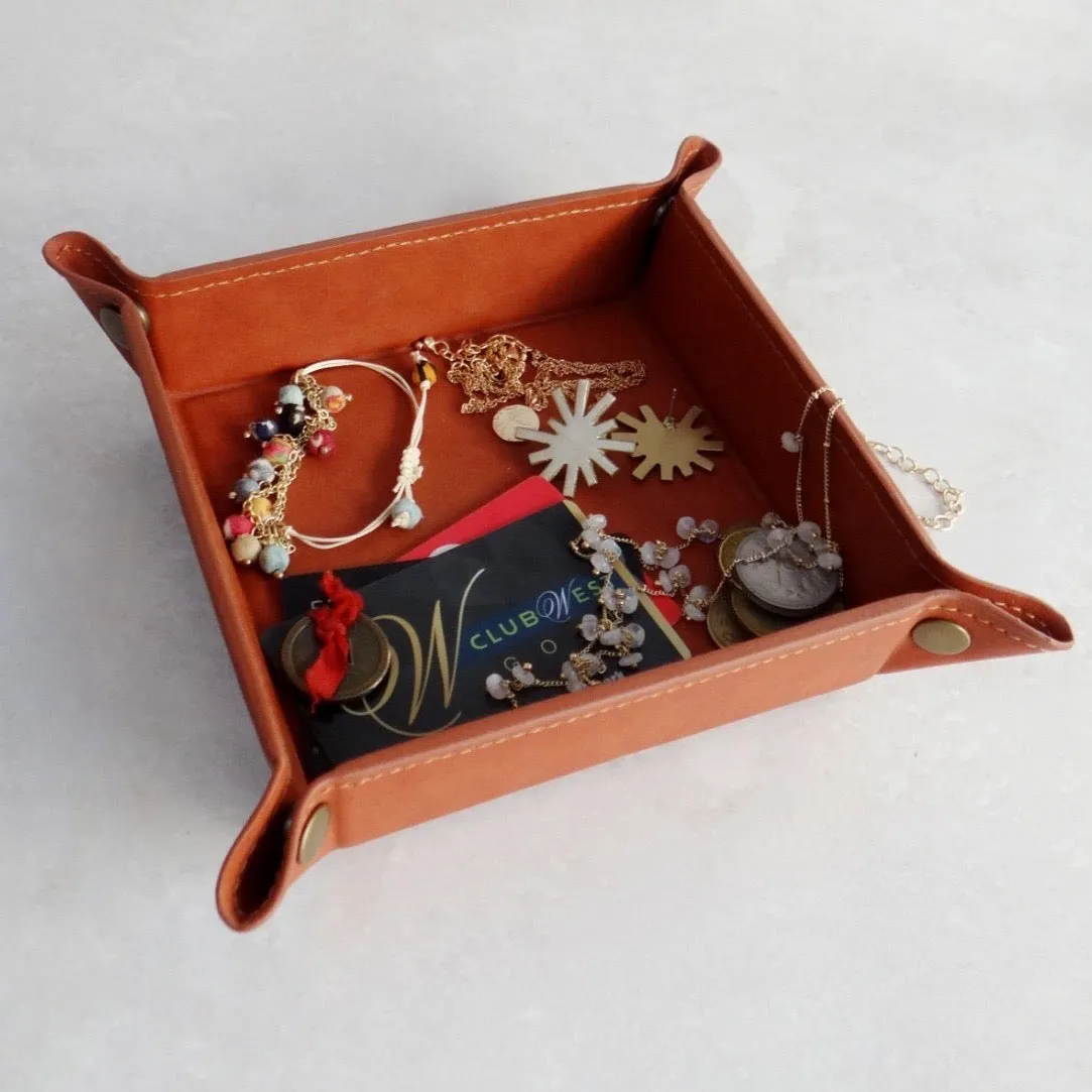 Faux Leather Valet {tan}