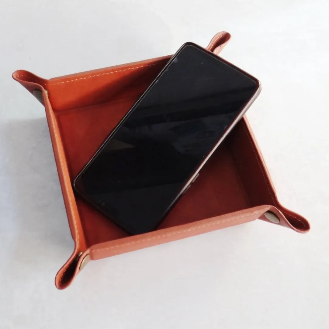 Faux Leather Valet {tan}