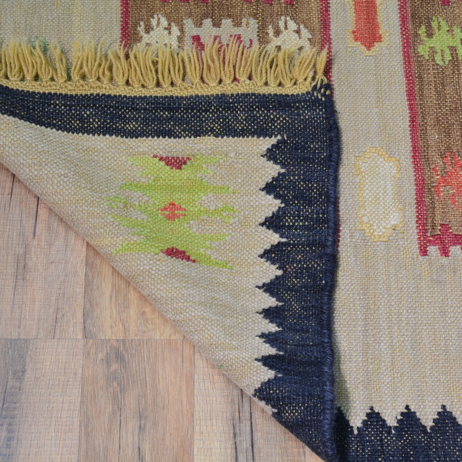 Hand-Woven Reversible Oriental Kilim Handmade Jute Rug (Size 2.7 X 8.8) Cwral-10140