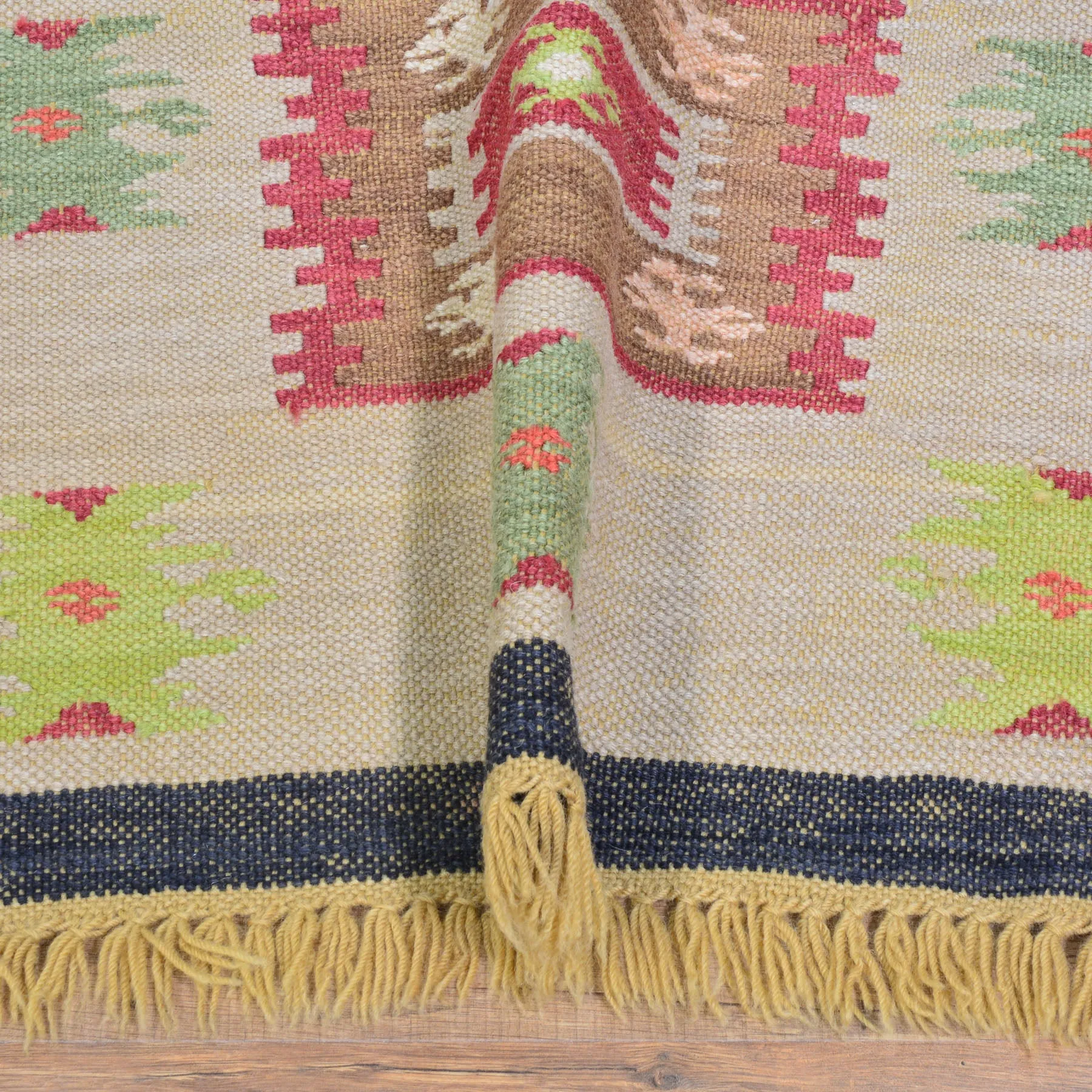 Hand-Woven Reversible Oriental Kilim Handmade Jute Rug (Size 2.7 X 8.8) Cwral-10140