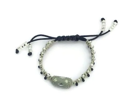 Handmade macrame bracelet, black nylon cord, The shadow bracelet