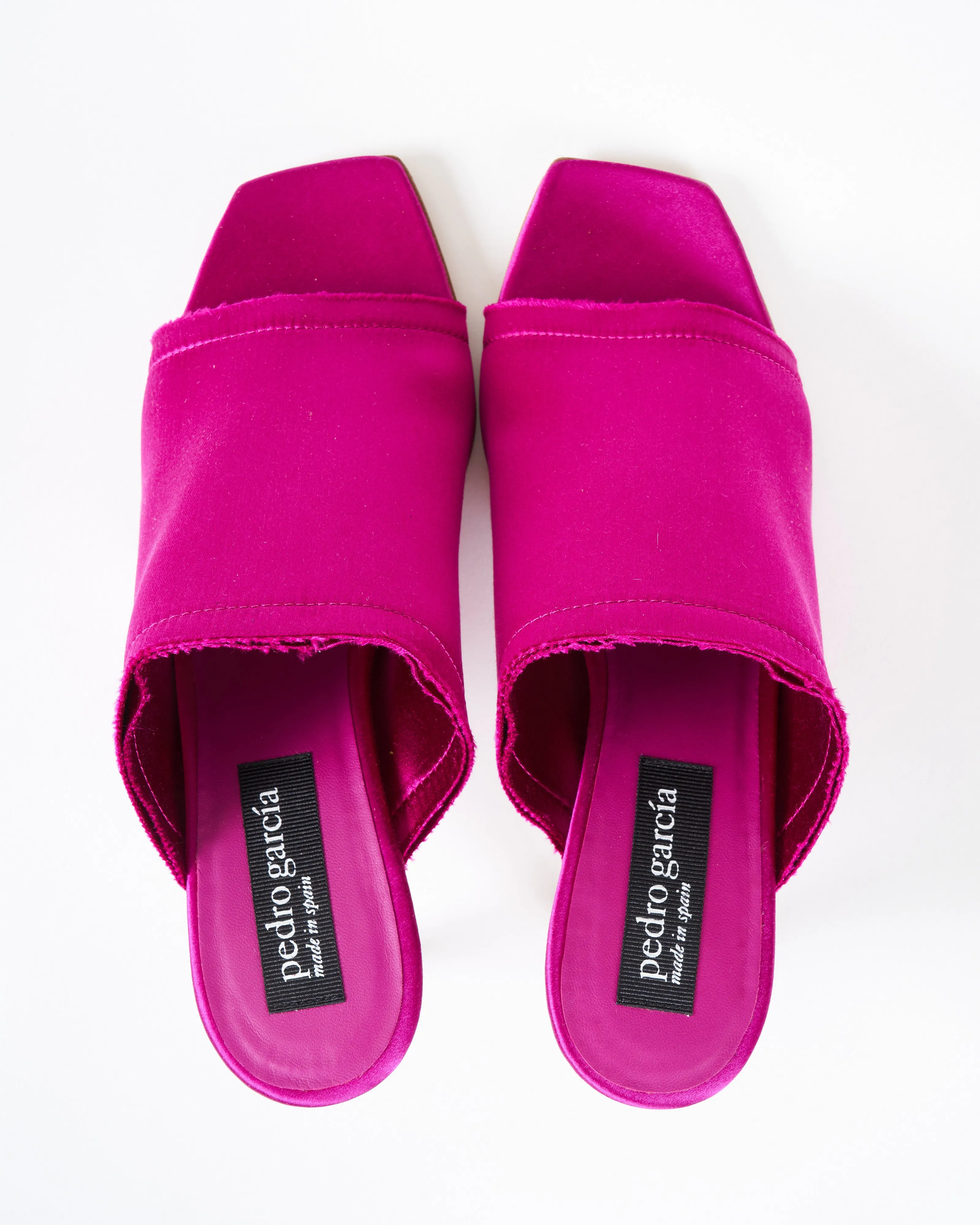 ibon - magenta satin