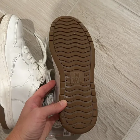 Like new, Madewell Court Sneakers Size 8