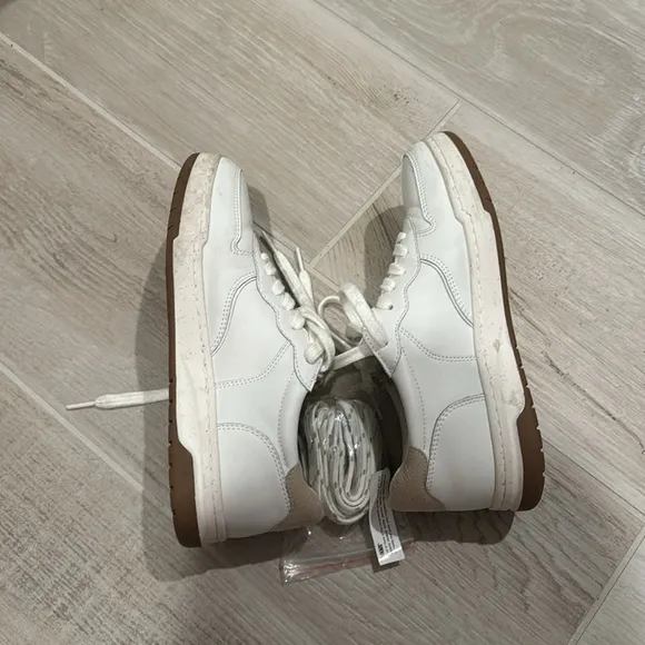 Like new, Madewell Court Sneakers Size 8