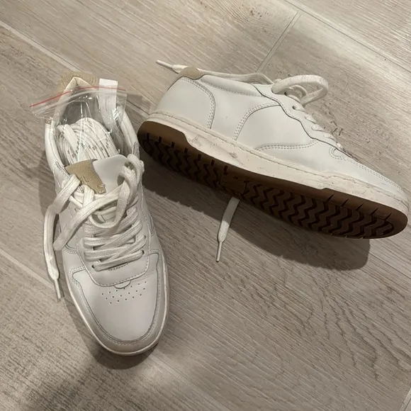 Like new, Madewell Court Sneakers Size 8