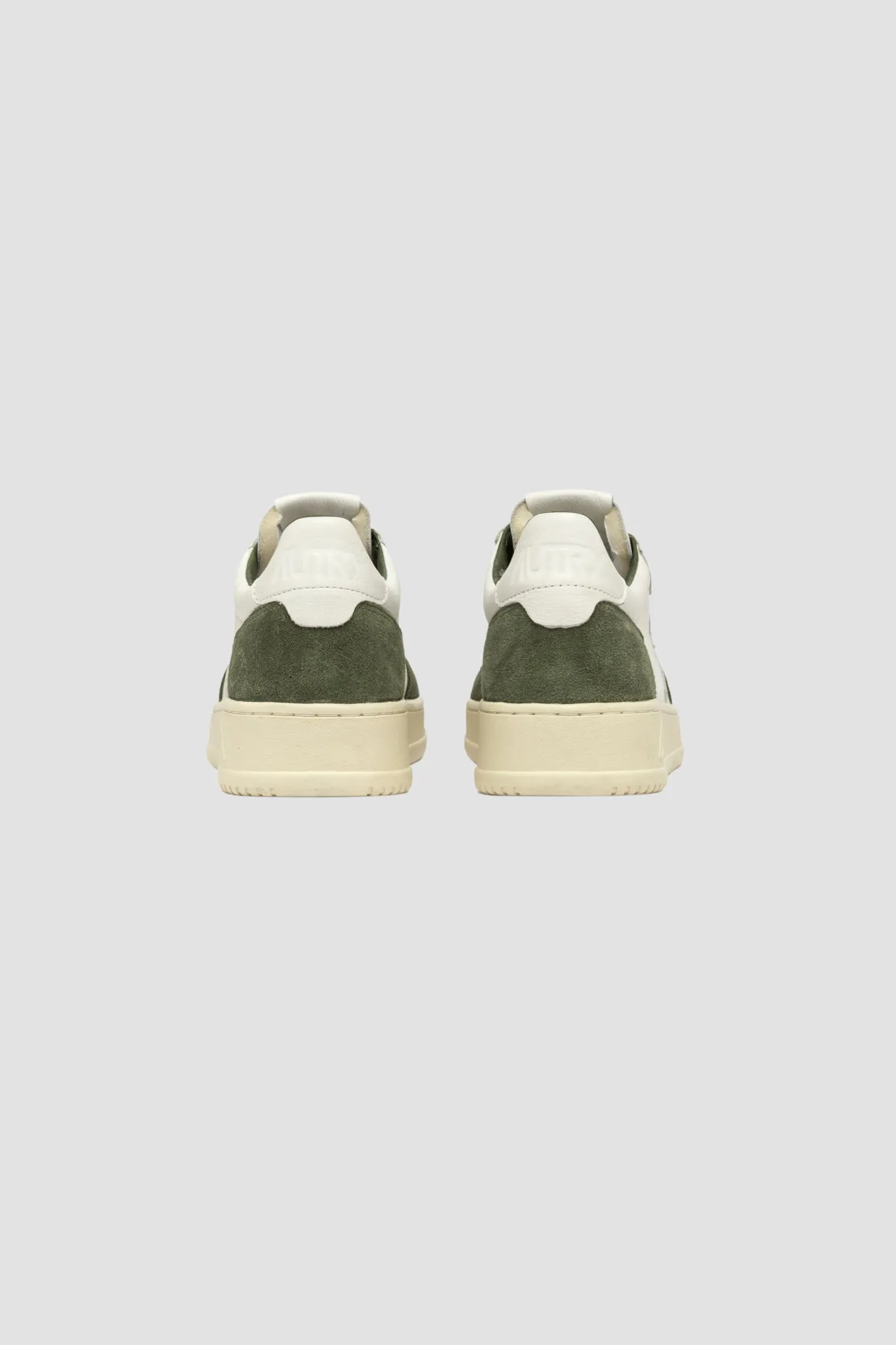 MEDALIST LOW GOAT/SUEDE WHITE/MILITARY