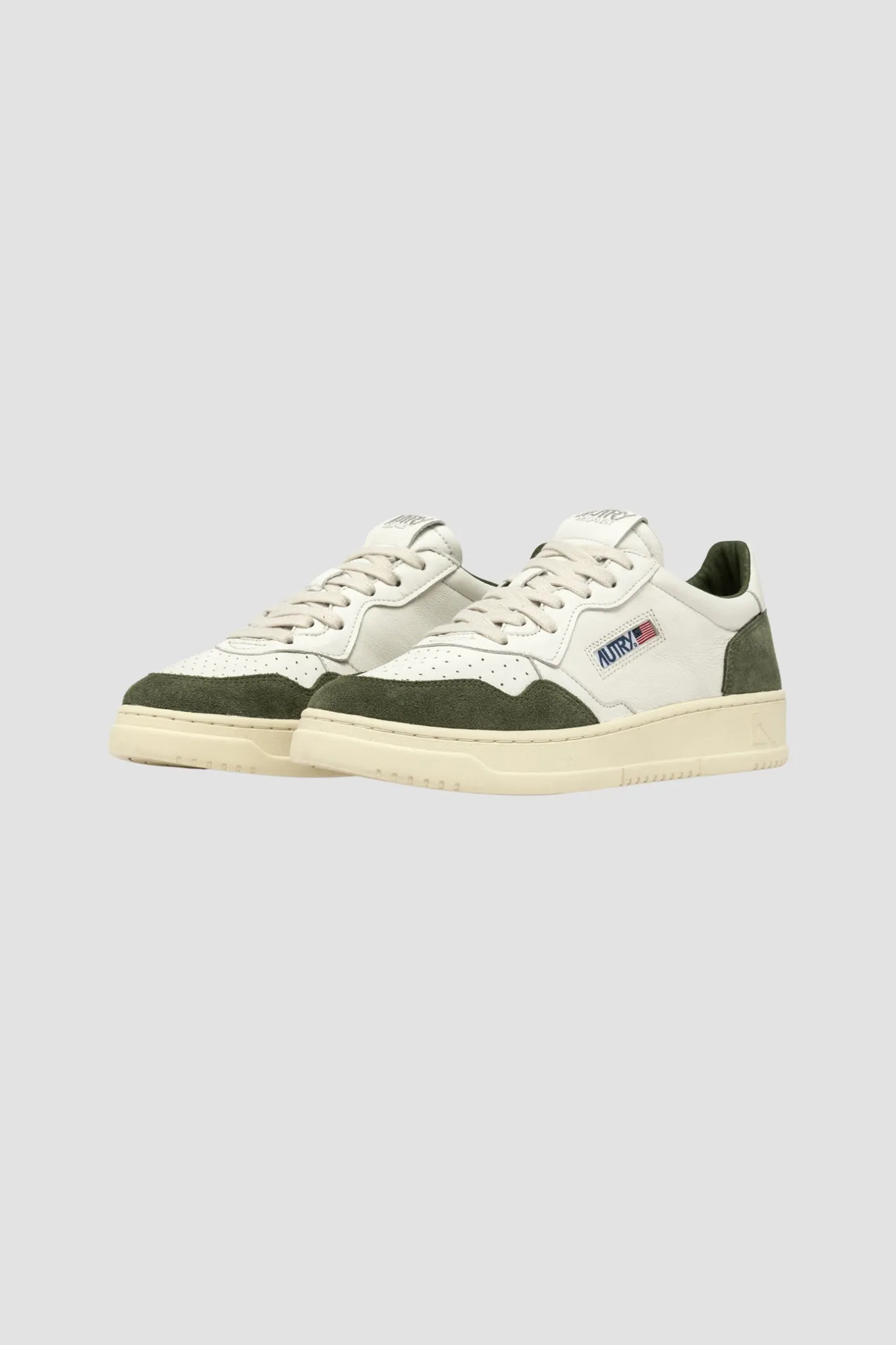 MEDALIST LOW GOAT/SUEDE WHITE/MILITARY