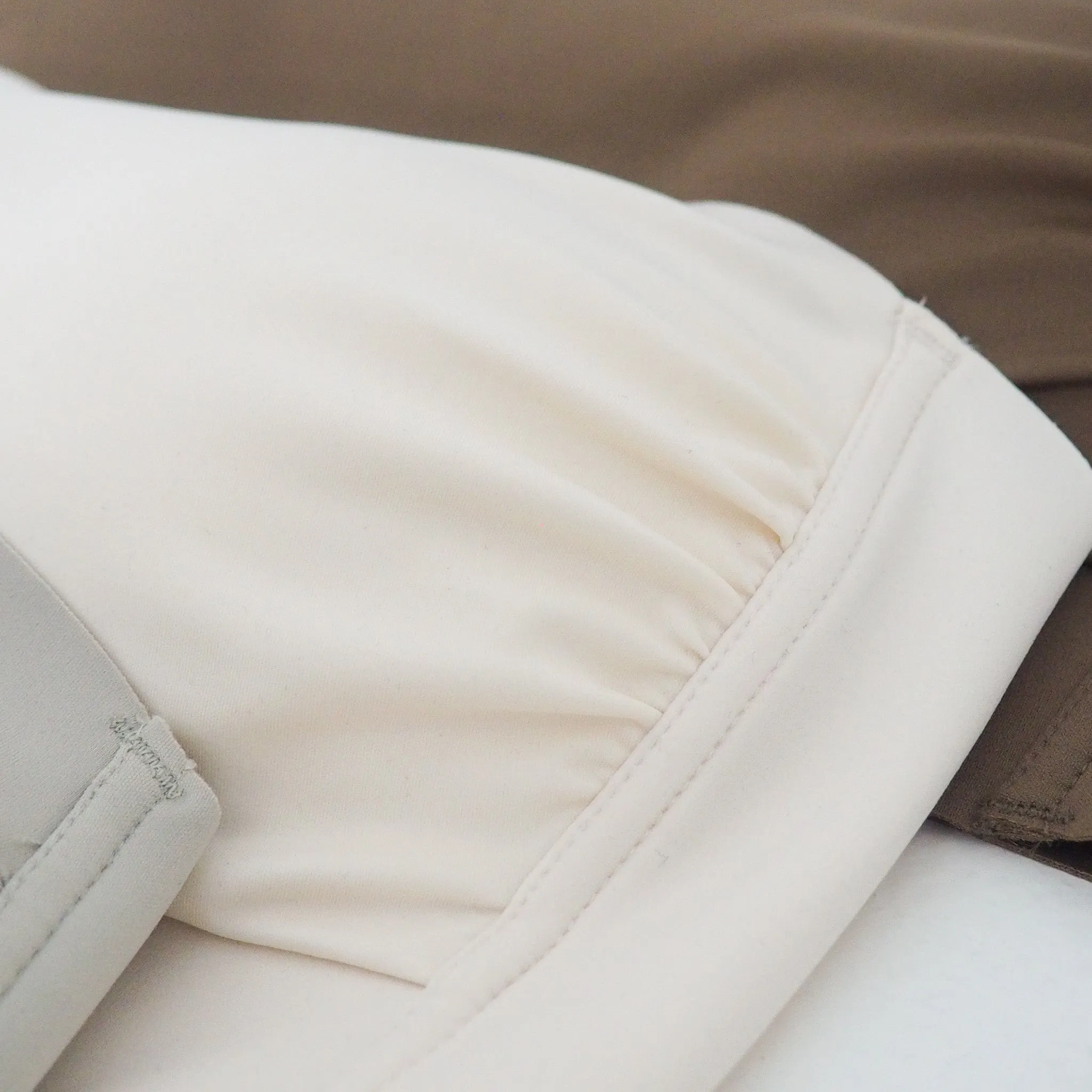 Minimalist Chic! Ruched Lightly-Lined Seamless Midi Strapless Wireless Bra in Meringue