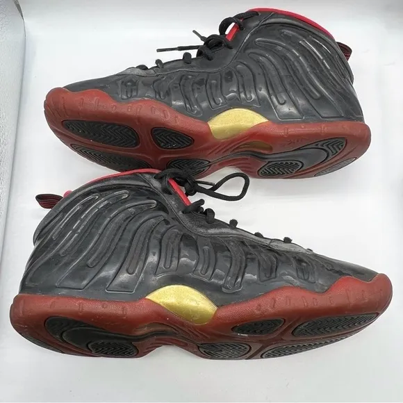 Nike Air Foamposite One Dracula Black &amp; Red Sneakers