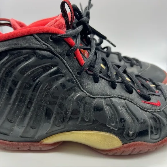 Nike Air Foamposite One Dracula Black &amp; Red Sneakers