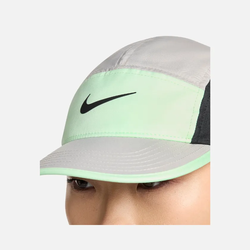 Nike Dri-FIT Fly Unstructured Swoosh Cap -Light Iron Ore/Vapour Green/Black