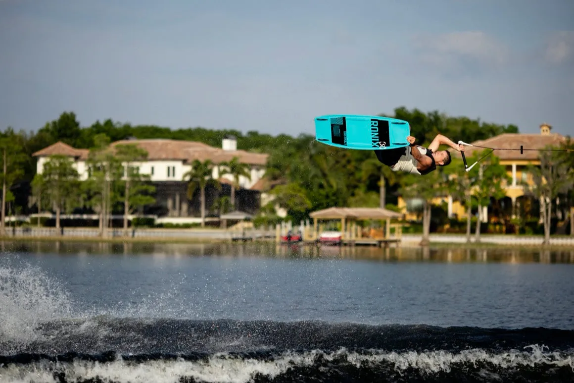 Ronix District with Divide Wakeboard Package 2025