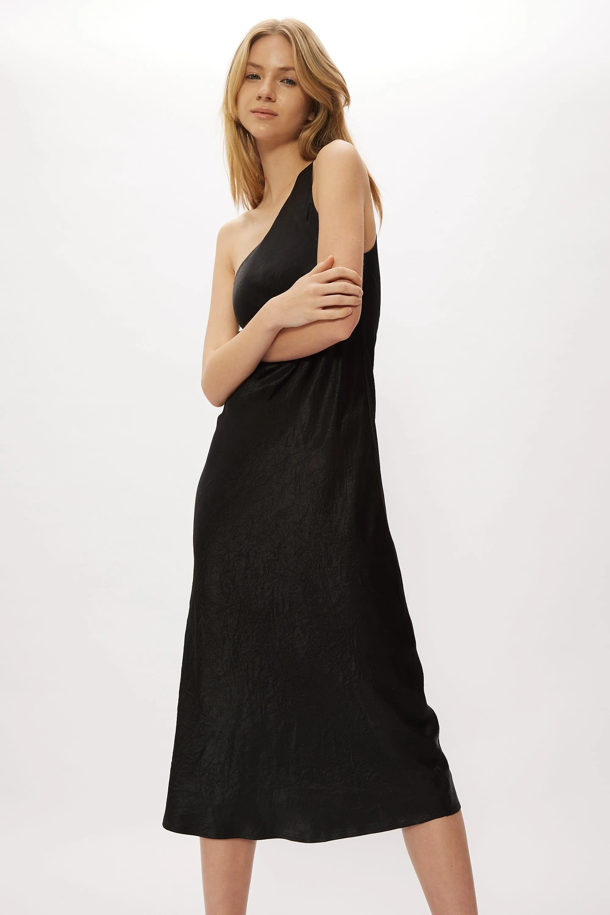 RUNNING WATER BIAS ONE SHOULDER SLIP | BLACK