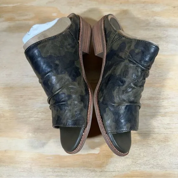 Sofft Netta Olive Camo Leather Slides Women’s Size 7