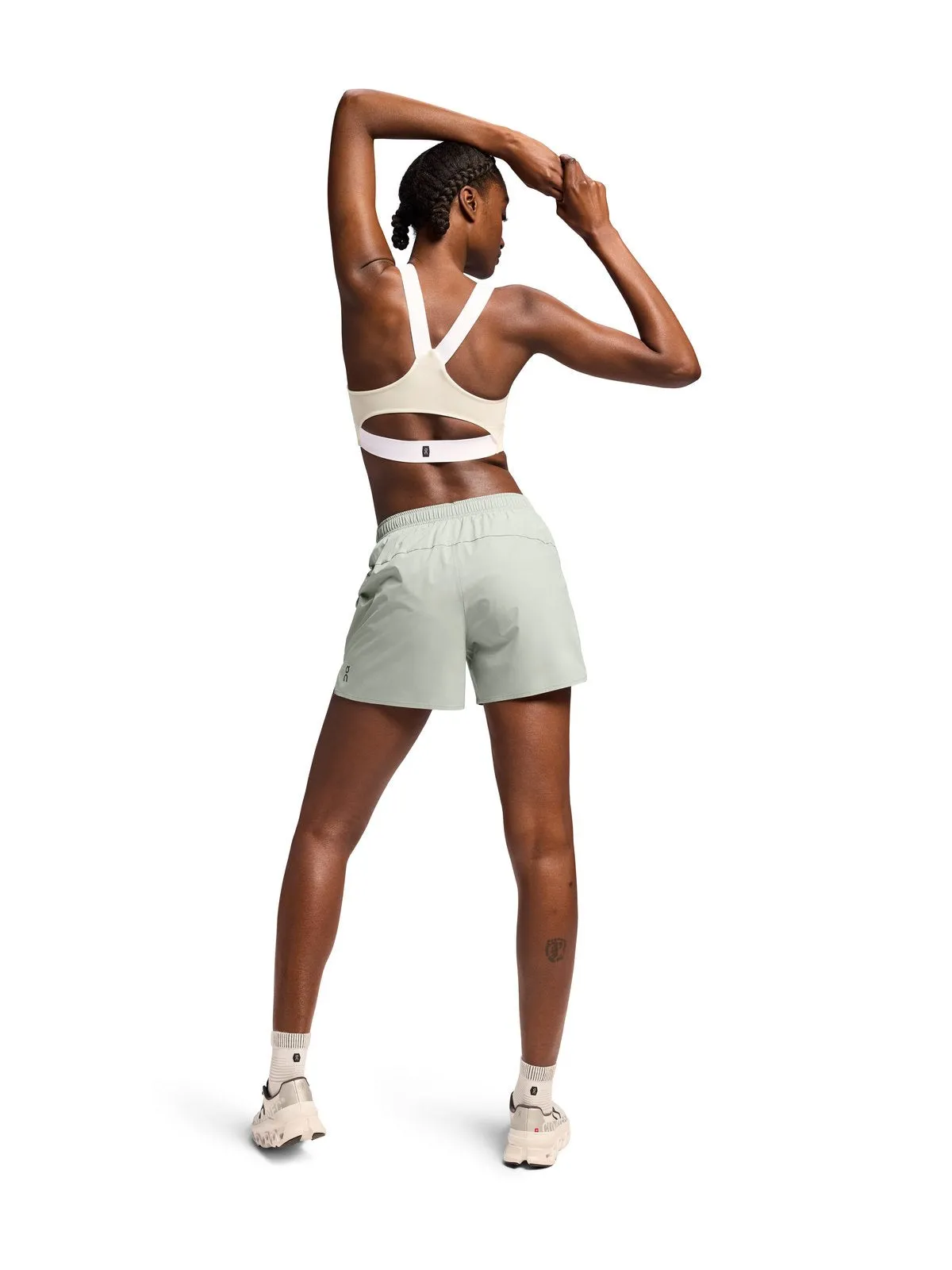 Szorty do biegania ON RUNNING Essential Shorts szary