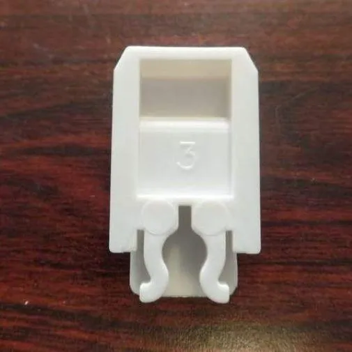 Vent Dometic Locking Clip New Type - White